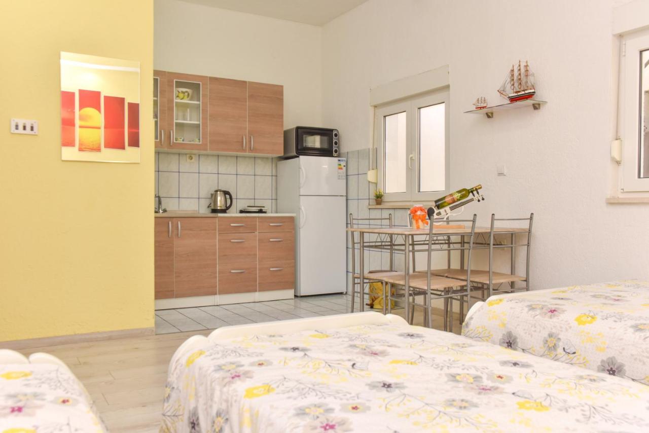 Holiday Home With 4 Studio Apartments Neum Luaran gambar