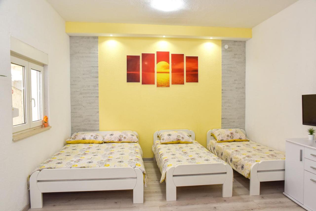 Holiday Home With 4 Studio Apartments Neum Luaran gambar